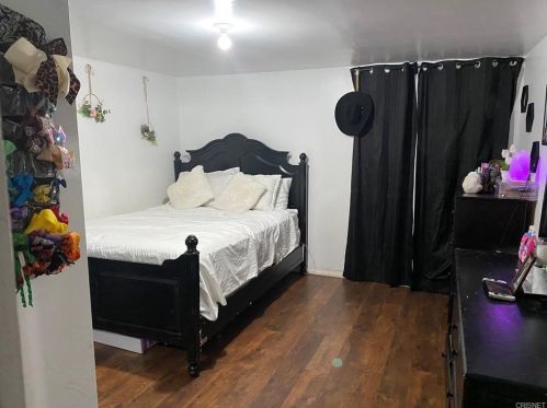 37 Garden Dr, Bakersfield CA 93307-5255 exterior