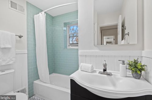 1429 Q St, Washington DC 20009-3808 exterior