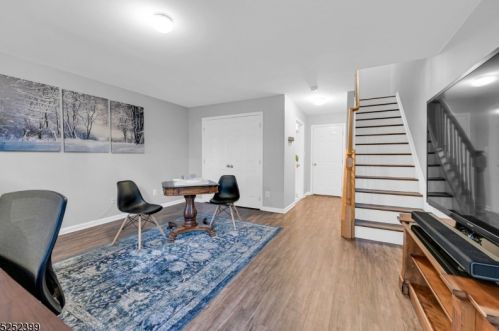 210 Swathmore Dr, Nutley NJ  07110-3928 exterior