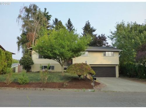 5470 Colony Cir, Portland, OR 97267-6211