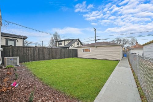 7521 Olcott Ave, Chicago IL  60631-4371 exterior