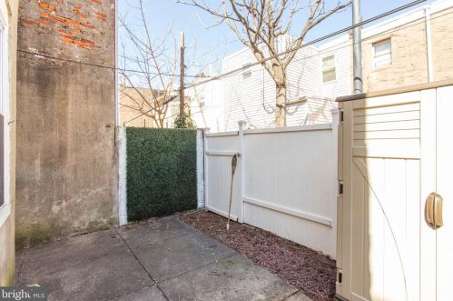 1733 Ellsworth St, Philadelphia PA 19146-3011 exterior