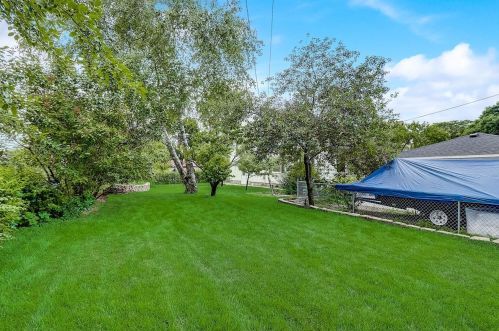 10508 Lincoln Ave, Milwaukee WI 53227-1204 exterior