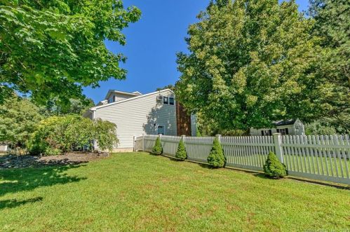 89 Laurel Dr, Killingly CT 06241-2218 exterior