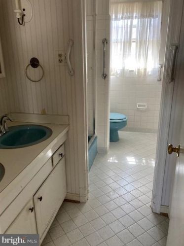 4032 40 Rd, Arlington VA 22207-4805 exterior