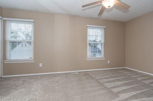 282 1st St, Rochester MI 48307-2600 exterior