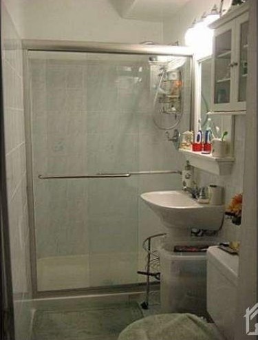 366 College Dr, Edison NJ  08817-5927 exterior