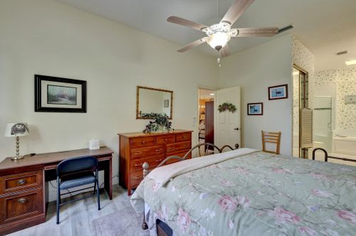 1553 Amherst Dr, Fort Pierce FL 34986-2413 exterior