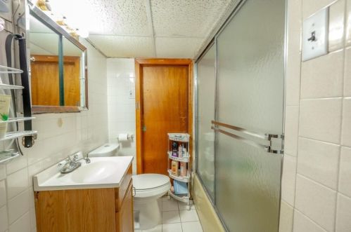 27 St, Union City NJ 07086-7203 exterior