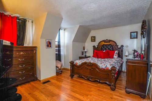 652 Beck St, Bronx NY 10455-1902 exterior