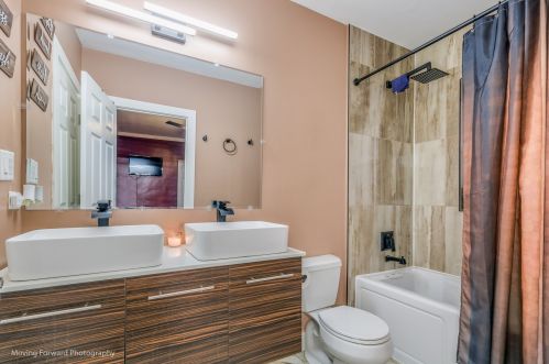 7841 Winchester Ave, Chicago IL  60620-5249 exterior