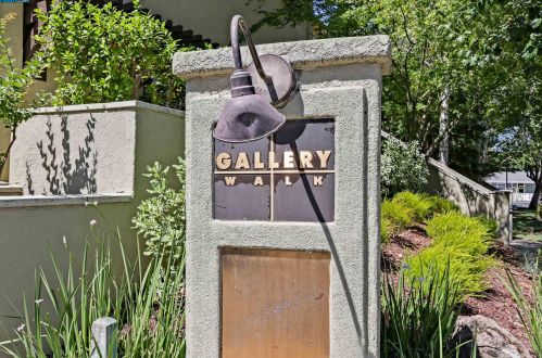 42 Matisse Ct, Concord, CA 94523-4234