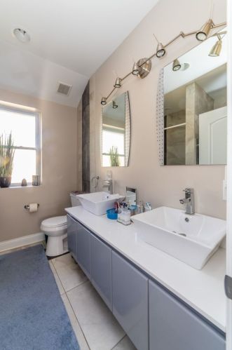 7350 Bennett Ave, Chicago IL 60649-4621 exterior