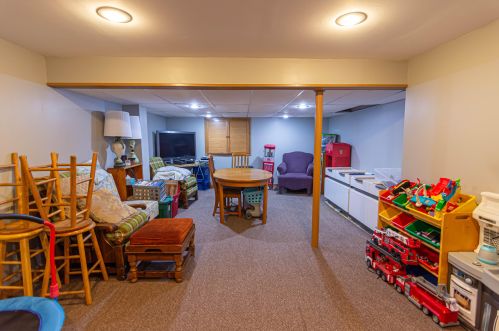 6613 Dodge Pl, Milwaukee WI  53220-1329 exterior