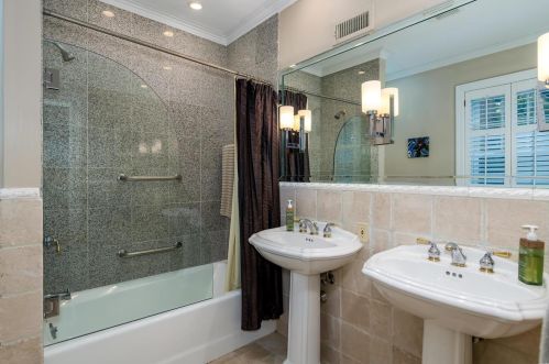 28 Huntleigh Wood, Saint Louis MO 63131-4814 exterior