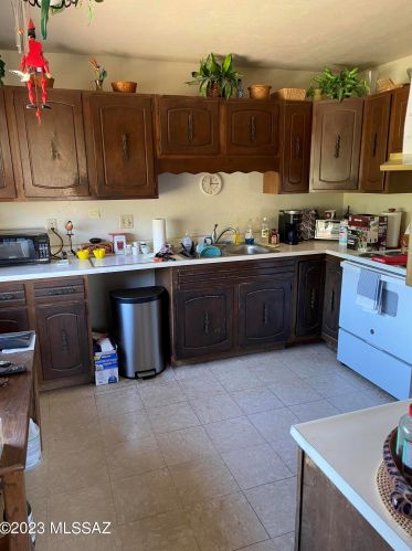 5040 Camino Esplendora, Tucson AZ 85718-4508 exterior