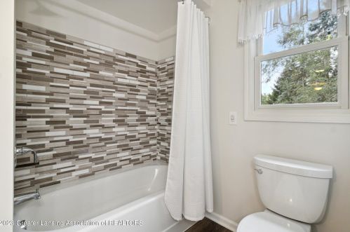 4406 Carmine Ct, Dewitt MI 48820-9183 exterior