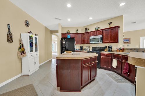 43 Magnolia Lake Dr, Defuniak Springs FL 32433-5252 exterior