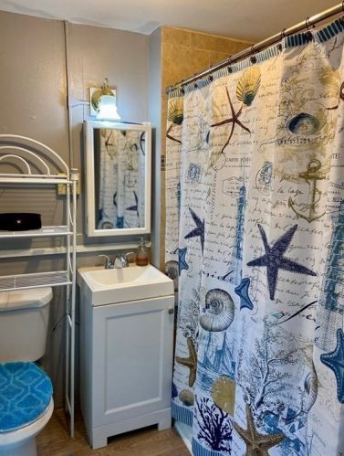 93 Thompson St, Springfield MA 01109-3919 exterior