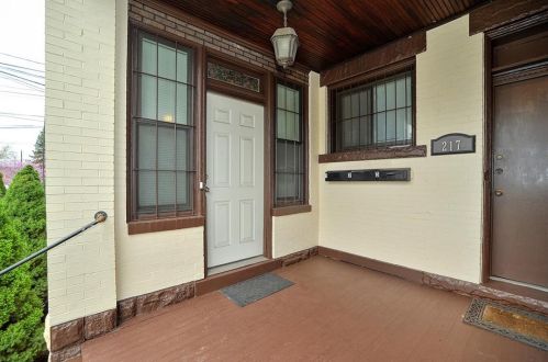 217 End Ave, Pittsburgh PA 15221-2727 exterior
