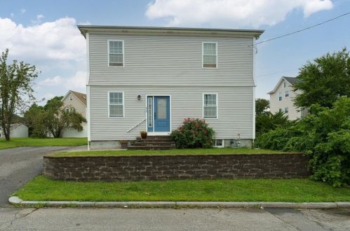 11 Edgeworth Ave, Providence, RI 02904-1520