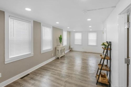 37 Commerce Ave, Killingly CT 06239-2804 exterior