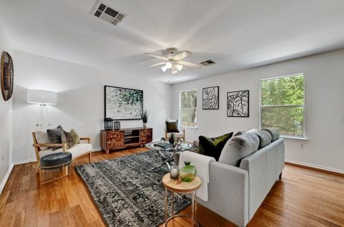 8612 Davis Oaks Trl, Austin, TX 78748-6583