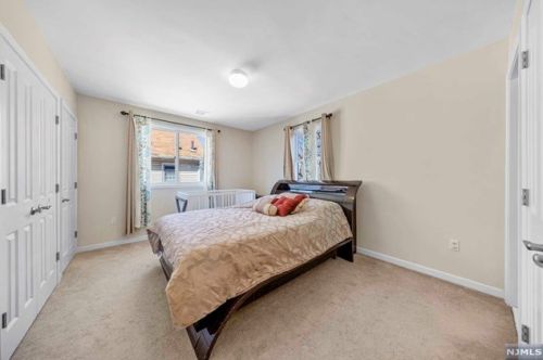 571 Kipp St, Teaneck NJ 07666-1648 exterior