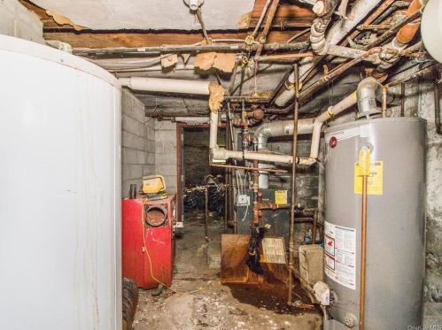 1923 Hennessy Pl, Bronx NY 10453-2910 exterior