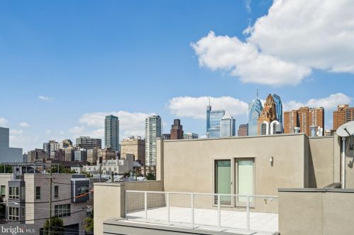 1433 Bainbridge St, Philadelphia PA 19146-2121 exterior