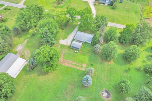 4306 Blacks Rd, Hebron OH 43025-9016 exterior