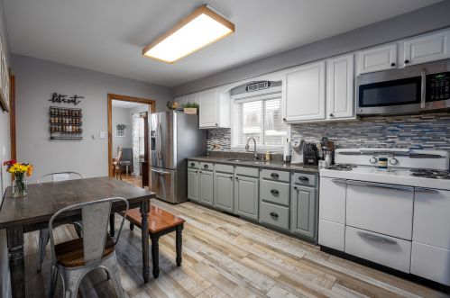 11629 Artesian Ave, Chicago IL 60645-5302 exterior