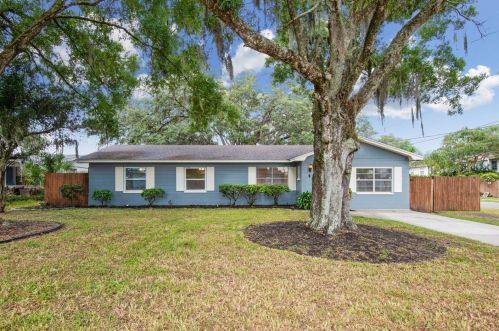 9242 52nd St, Tampa, FL 33617-5402