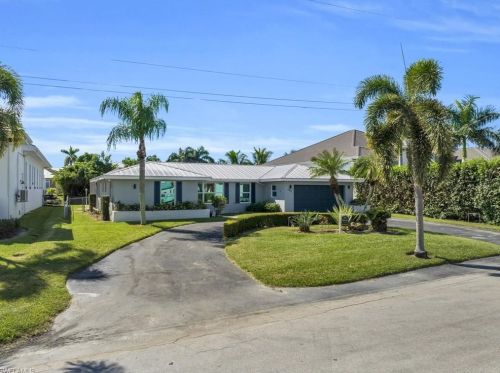 1410 Curlew Ave, Naples FL 34102-3405 exterior