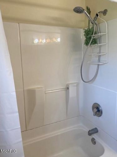 597 Creston St, Meskegon MI 49442-4167 exterior