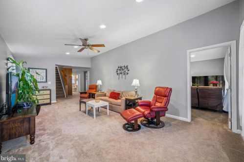 215 Main St, Pilesgrove NJ  08098-1043 exterior