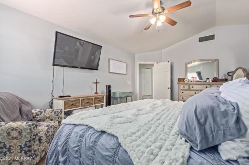 11871 Gray Eagle Ave, Tucson AZ 85737-8662 exterior