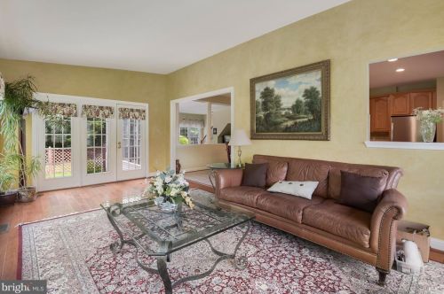 10720 Cloverbrooke Dr, Rockville MD 20854-6372 exterior