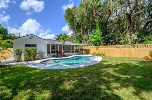 1220 Clifton St, Tampa FL  33604-6810 exterior