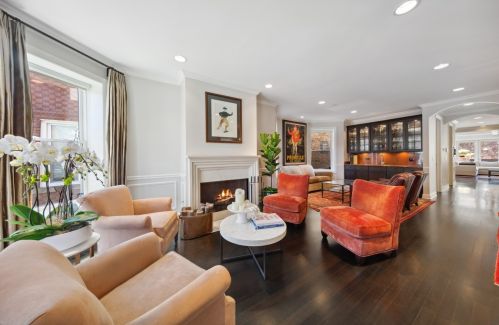 3524 Oakley Ave, Chicago IL 60609-1062 exterior