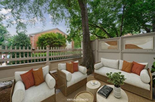 402 Ansley Villa Dr, Atlanta GA  30324-4811 exterior