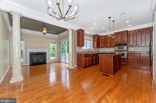 2305 Abby Rd, Edgewater MD 21037-2906 exterior