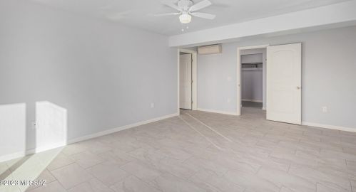 828 Cresta Loma Dr, Tucson AZ 85704-3706 exterior