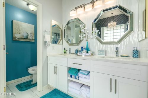 326 Anderson Ave, Phoenix AZ  85022-2366 exterior