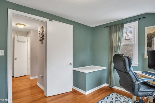 1205 Griswold St, Grand Rapids MI 49507-3814 exterior