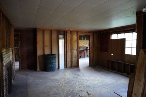 2849 Lewis Ave, Waukegan, IL 60087-2943