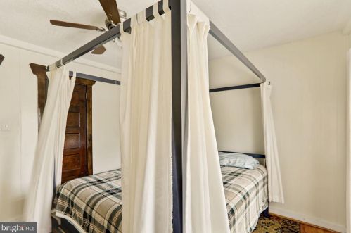 13 Greenwood Ave, Camden NJ 08107-1245 exterior