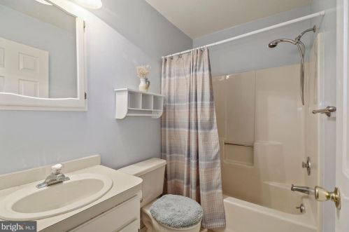 216 Northbrook Dr, Media PA 19063-5124 exterior