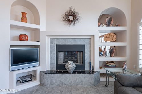 594 Mickelson Ln, Green Valley AZ 85614-5749 exterior