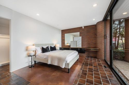 110 Congdon St, Providence RI  02906-1413 exterior